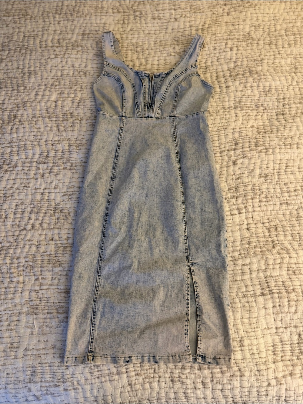 Light Wash Denim Midi Dress - Classic Sleeveless Style